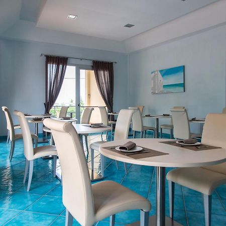 Residenza Del Mare Hotel Sant Isidoro  Buitenkant foto