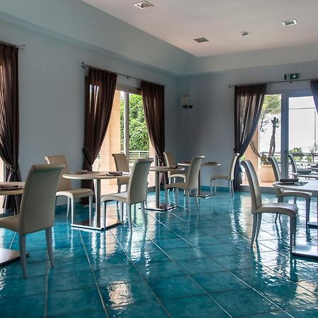 Residenza Del Mare Hotel Sant Isidoro  Buitenkant foto